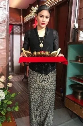 Cerana Biduk Bu Merah